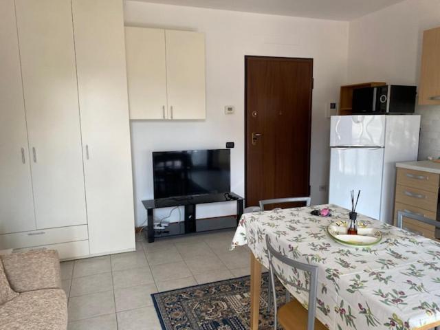 Da Tonio Apartment Lodi Bagian luar foto